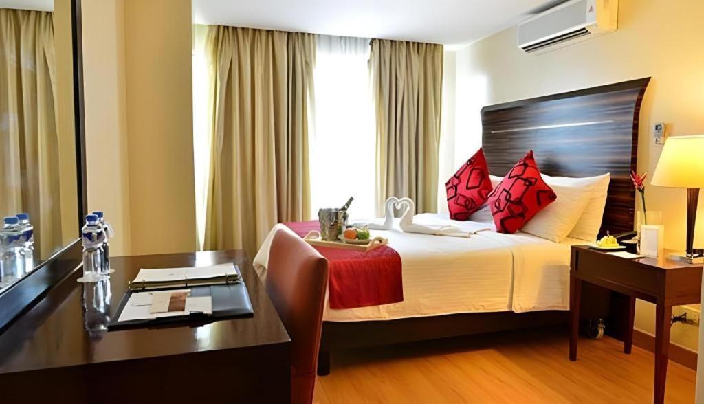 Lancaster Hotel Manila Mandaluyong Ngoại thất bức ảnh