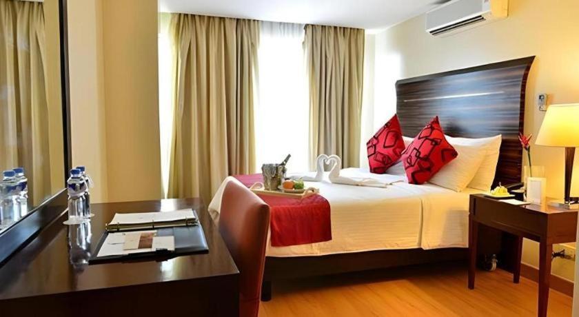 Lancaster Hotel Manila Mandaluyong Ngoại thất bức ảnh